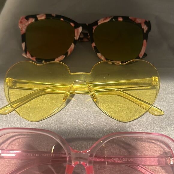 🎉1 hr sale 🎉Sunglasses 5 bundle - Picture 3 of 7